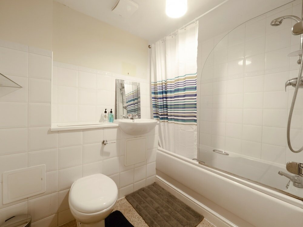 Фото Bingley Court