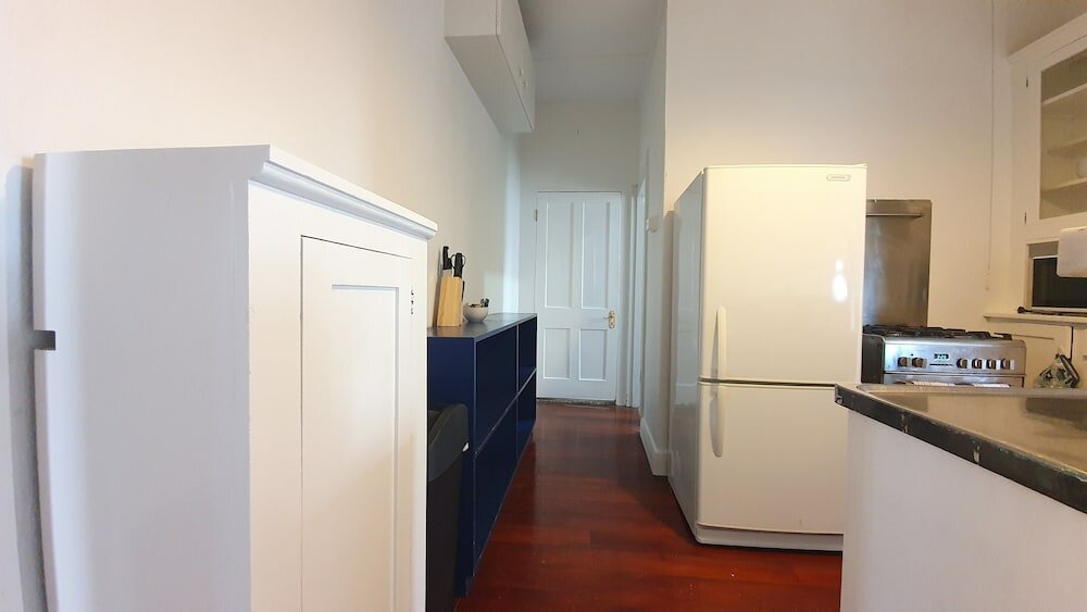 Фото Bright and Modern Oasis in Kingsland