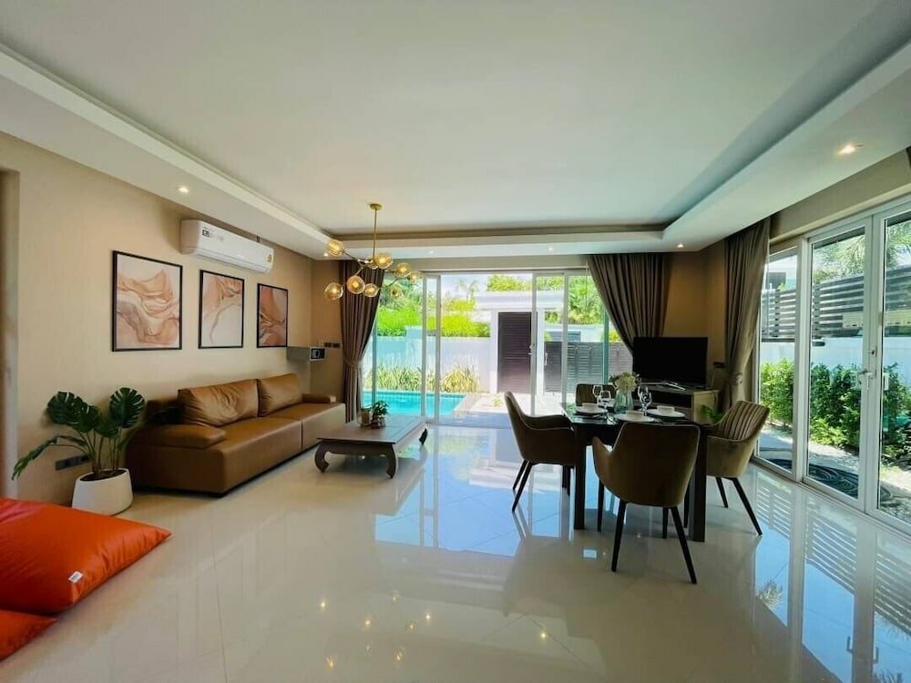 Фото Palm Oasis Pool Villa by Pattaya Holiday