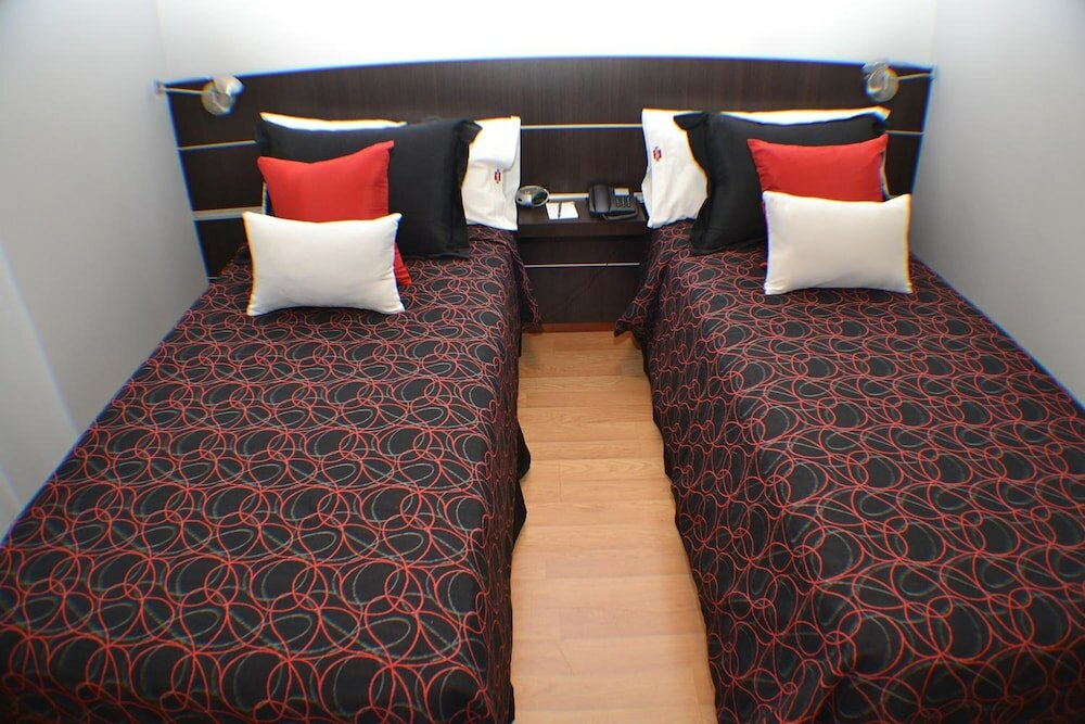 Фото Kube Apartments Express