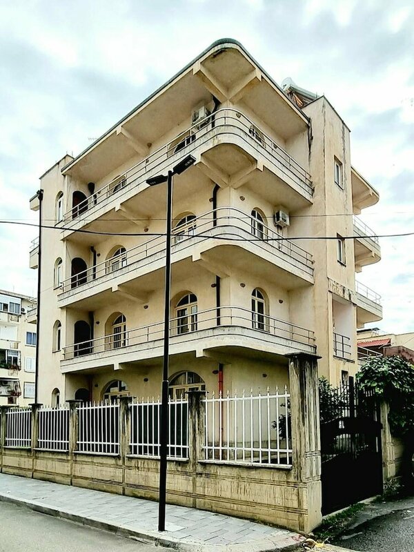 Гостиница Luckyshine Hostel во Влёре