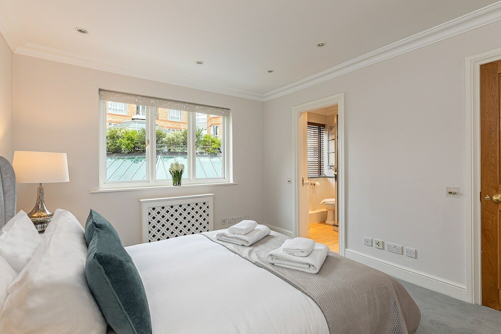 Фото Altido Stunning 6-bed house near Harrods in Knightsbridge