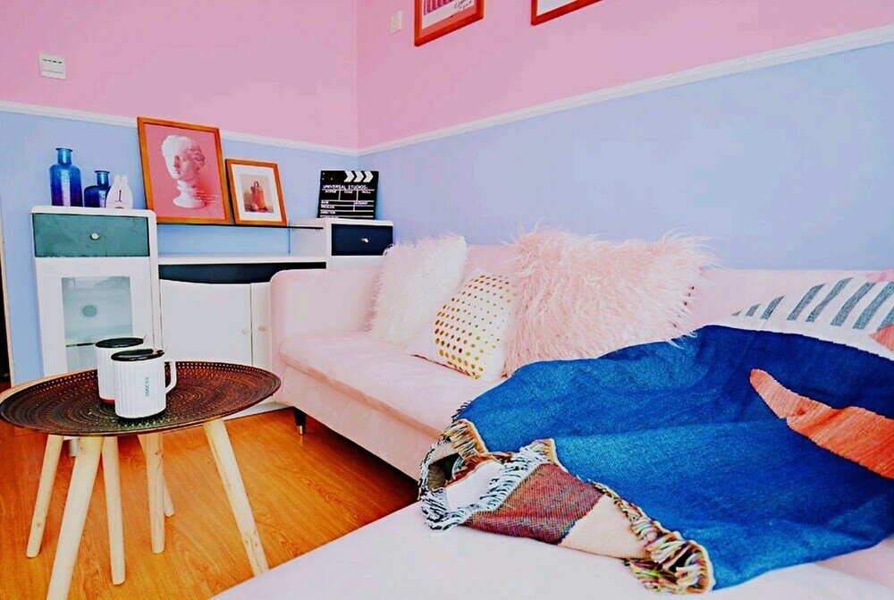 Фото Avatar Gallery Large Queen Bed & High Rise View