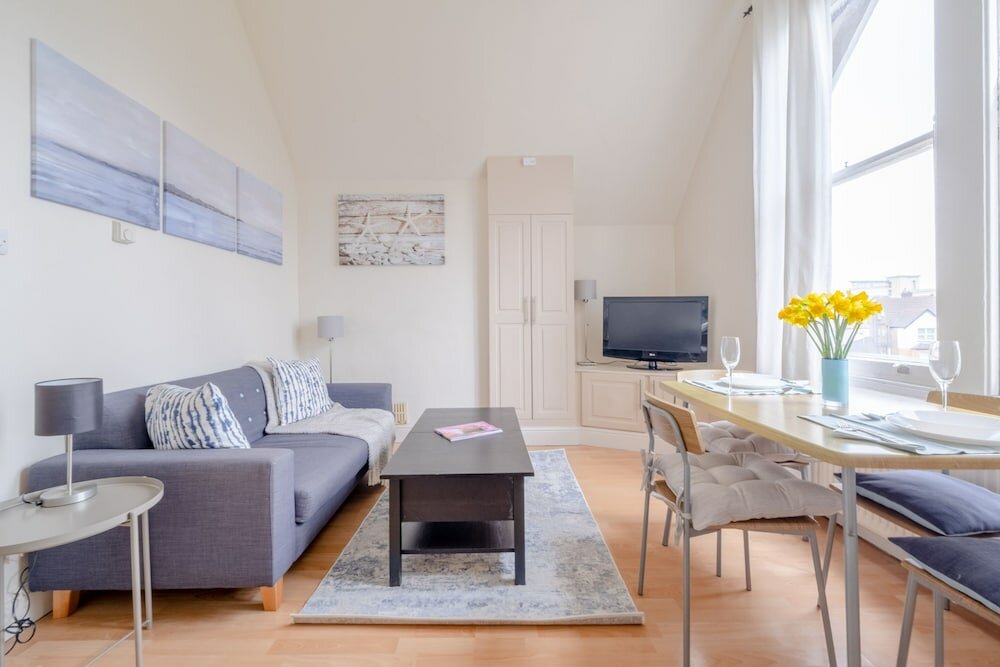 Фото Inviting 1bd Flat With Lovely Balcony - Willesden