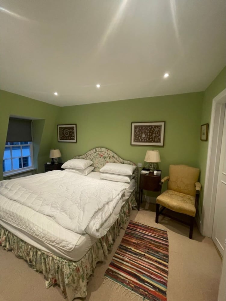 Фото Expansive 4bd Home- 15 min From Buckingham Palace!