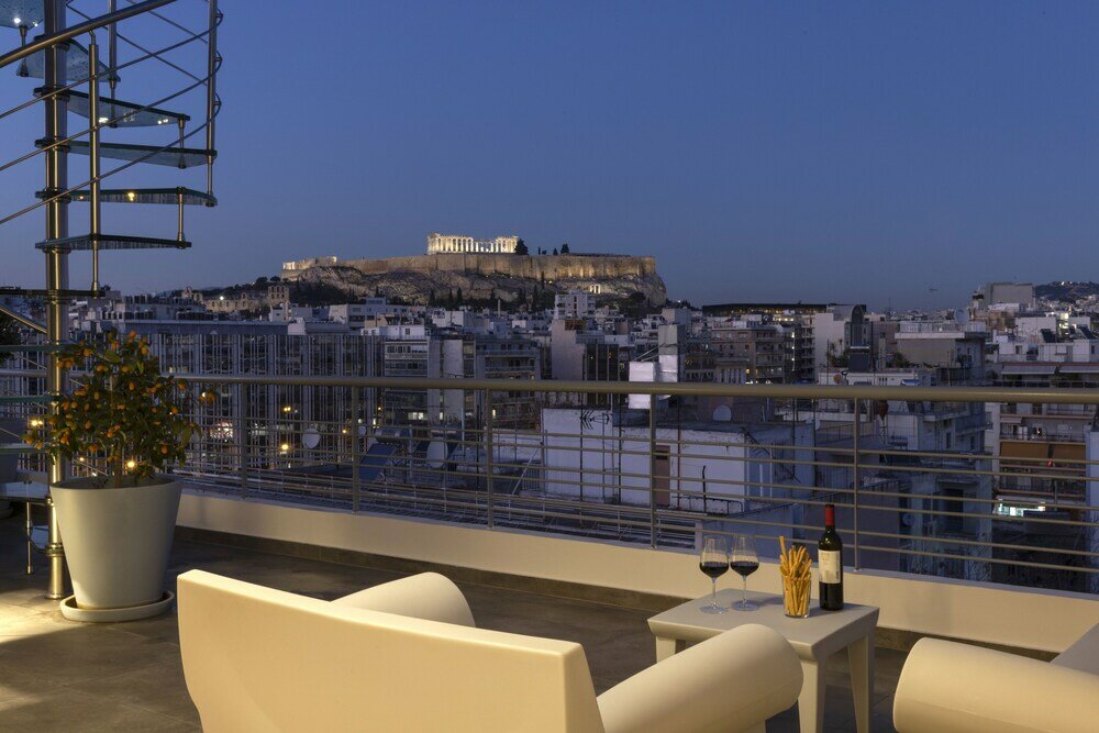 Фото отеля 1