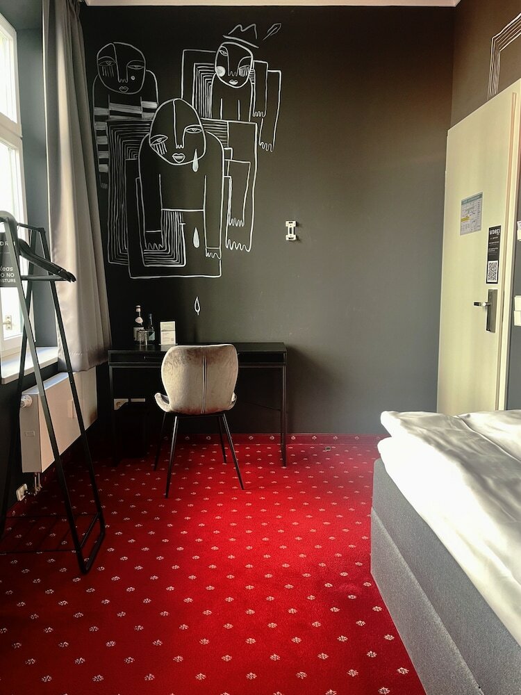 Фото Wdrei Hotel