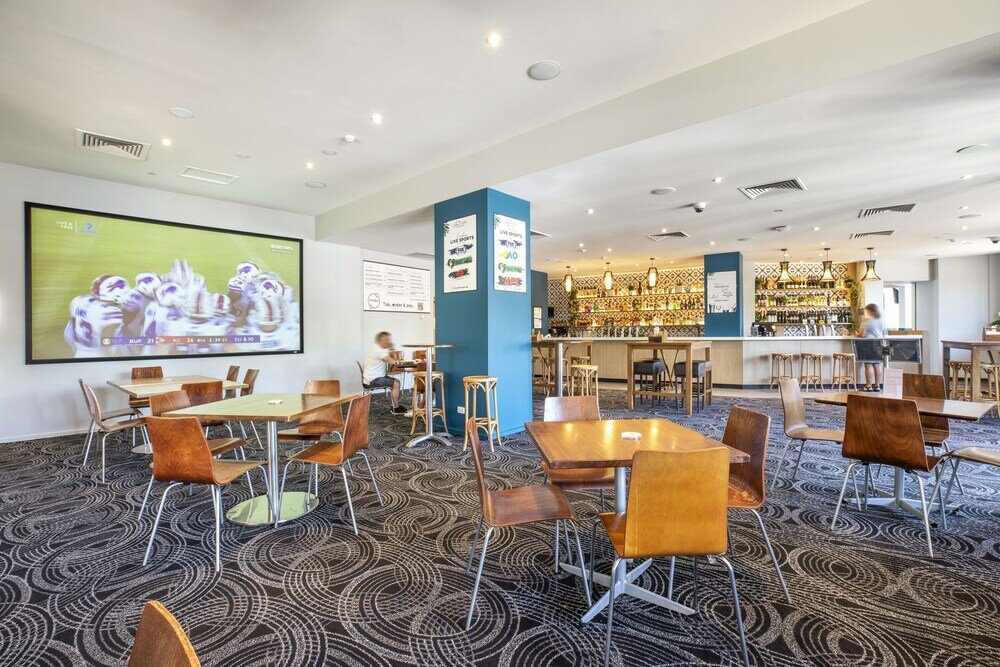 Фото Royal Hotel by Nightcap Social