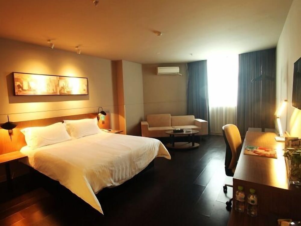 Фото Microtel by Wyndham Kunming City Center