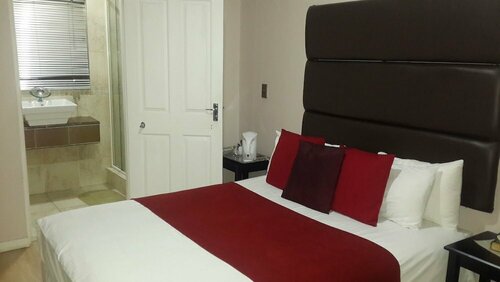 Гостиница Cockpit Guesthouse в Кемптон-Парке