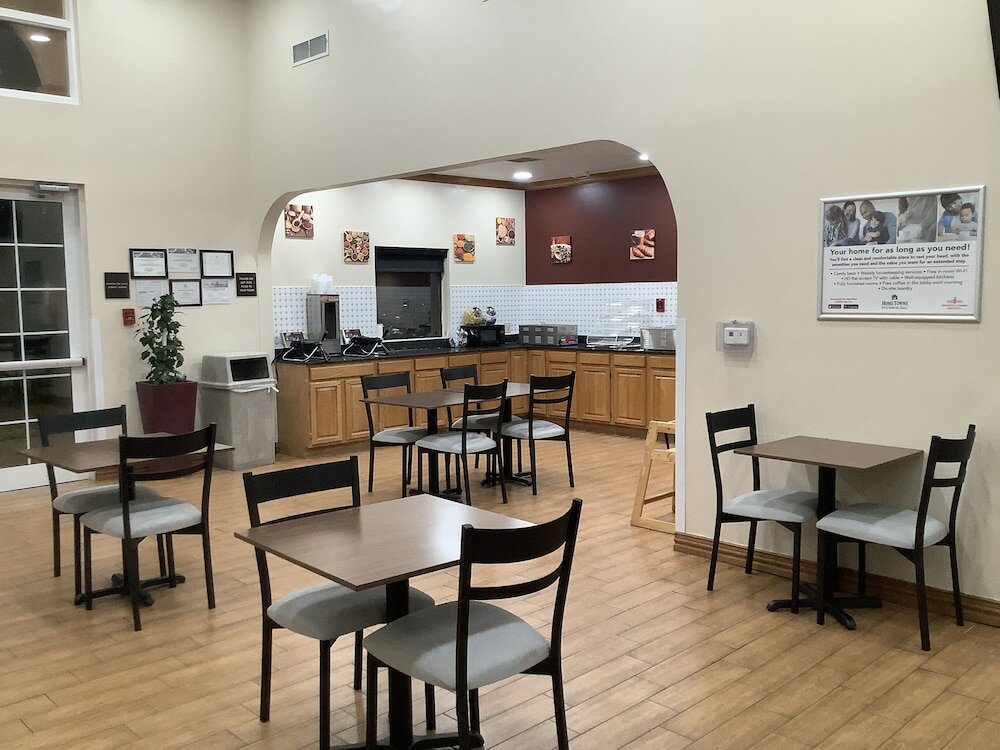 Фото HomeTowne Studios by Red Roof Amarillo West