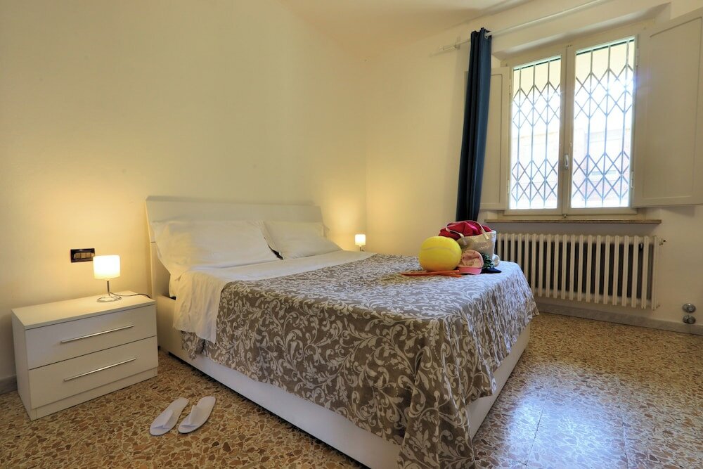 Фото Bed and Parking Cecina Rooms