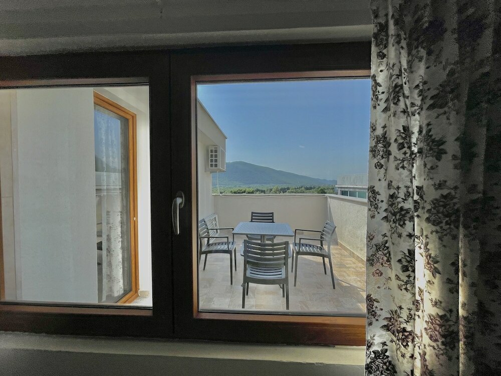 Фото Hotel Opera Jaz