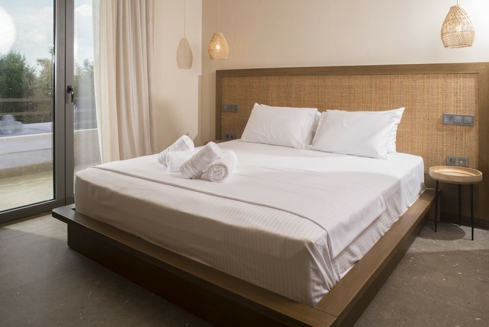 Фото Elaia Grove