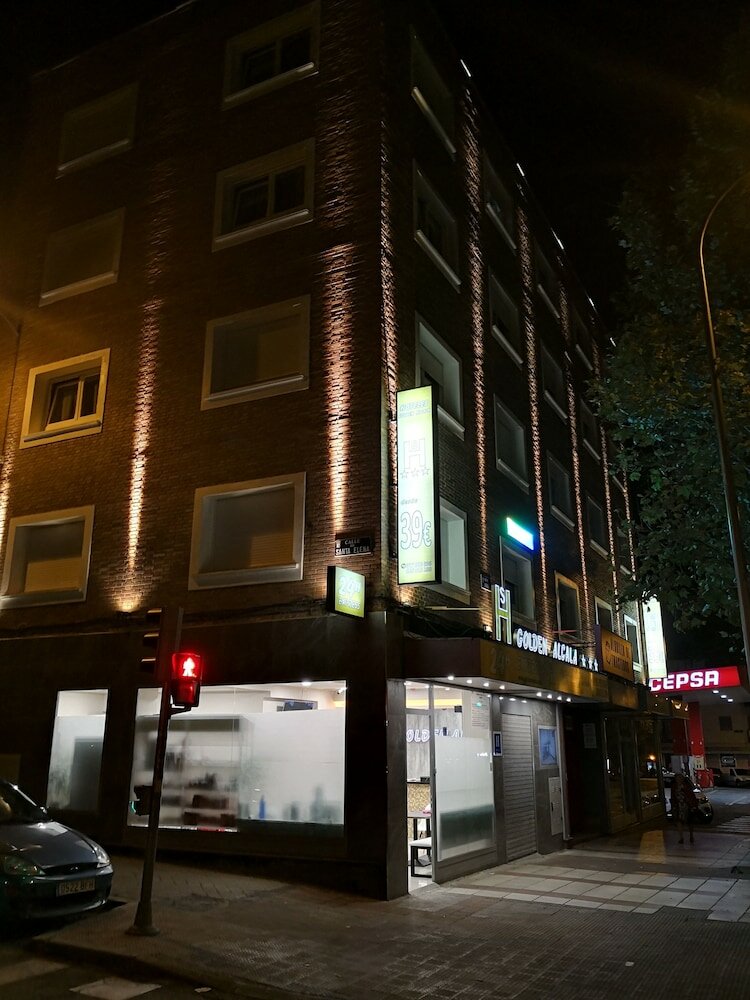 Фото Hostal Golden Alcalá