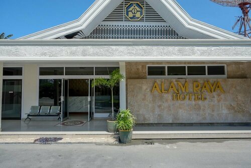 Гостиница RedDoorz Plus @ Alam Raya Hotel в Палу