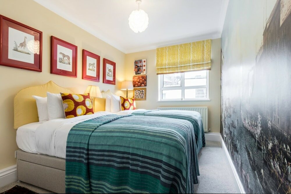 Фото 3 Bedroom Apartment on Portobello Road in Notting Hill