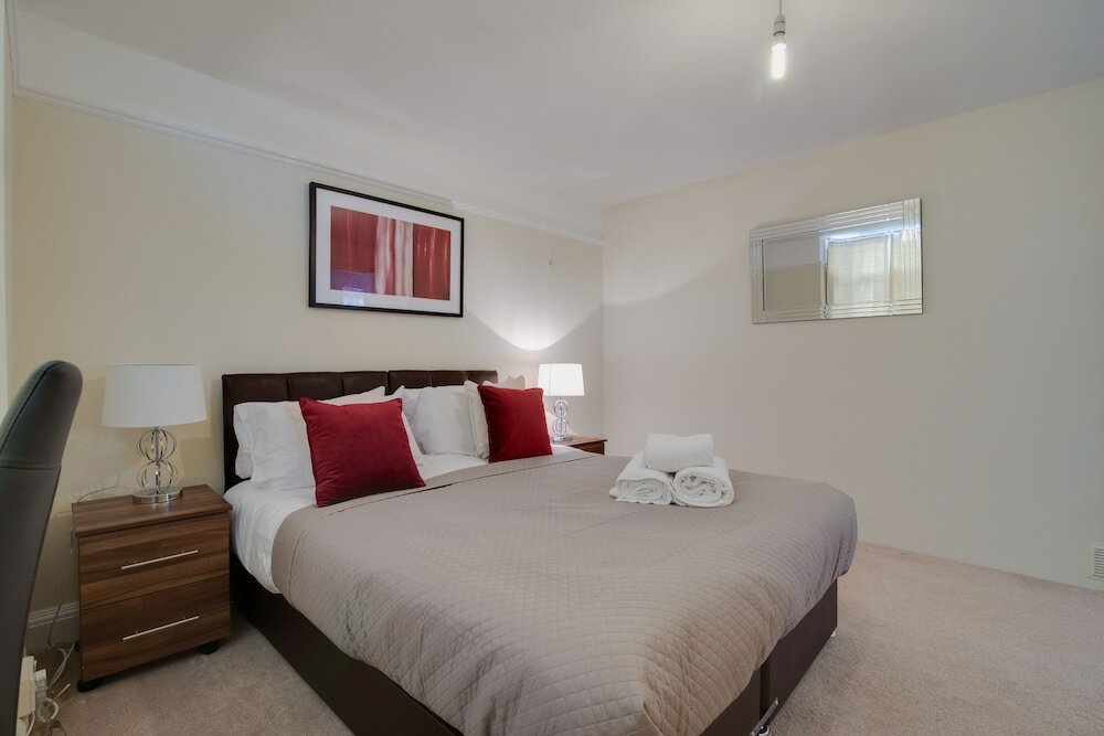 Фото Newark House - 2 Bedroom Apartment