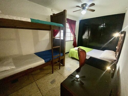 Хостел Ding-Dong Hostel в Кали