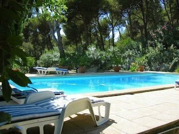 Гостиница Le Domaine Des Restanques в Ла-Сьота