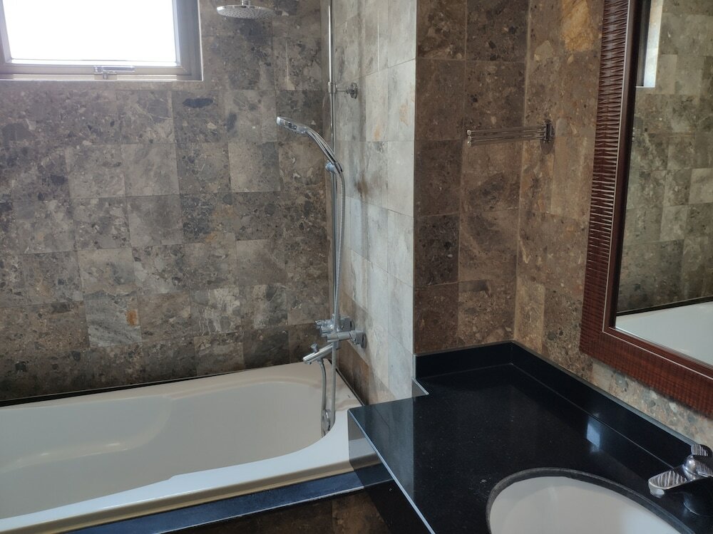 Фото Himeji Serviced Apartments