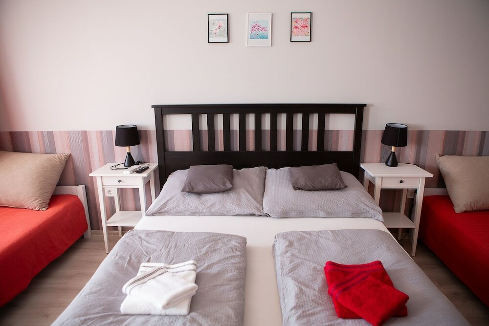 Фото Hunyadi Panzió- Apartmanház