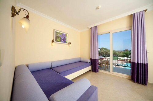 Гостиница Club Resort Atlantis в Сеферихисаре
