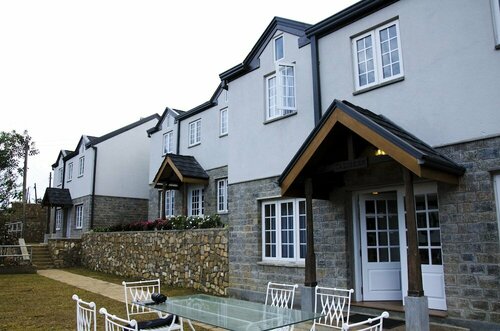 Гостиница Lakeside Cottages в Нувара-Элии