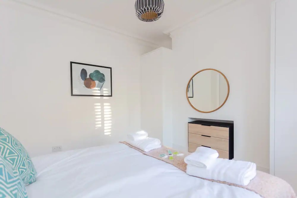 Фото Luxury 2 Bedroom Garden Flat - Hackney