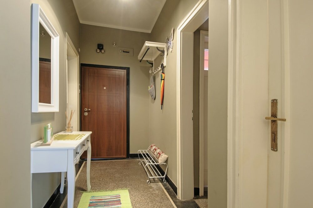 Фото 3 Bdr Top Center Artistic Apartment - 115 m2