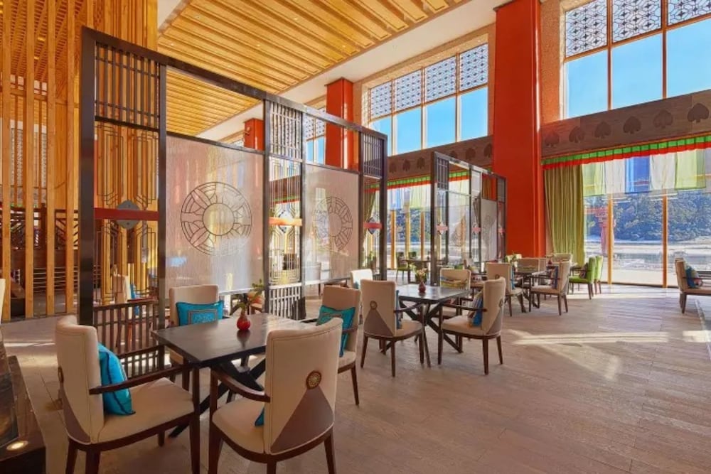 Фото Evergrande Hotel Nyingchi