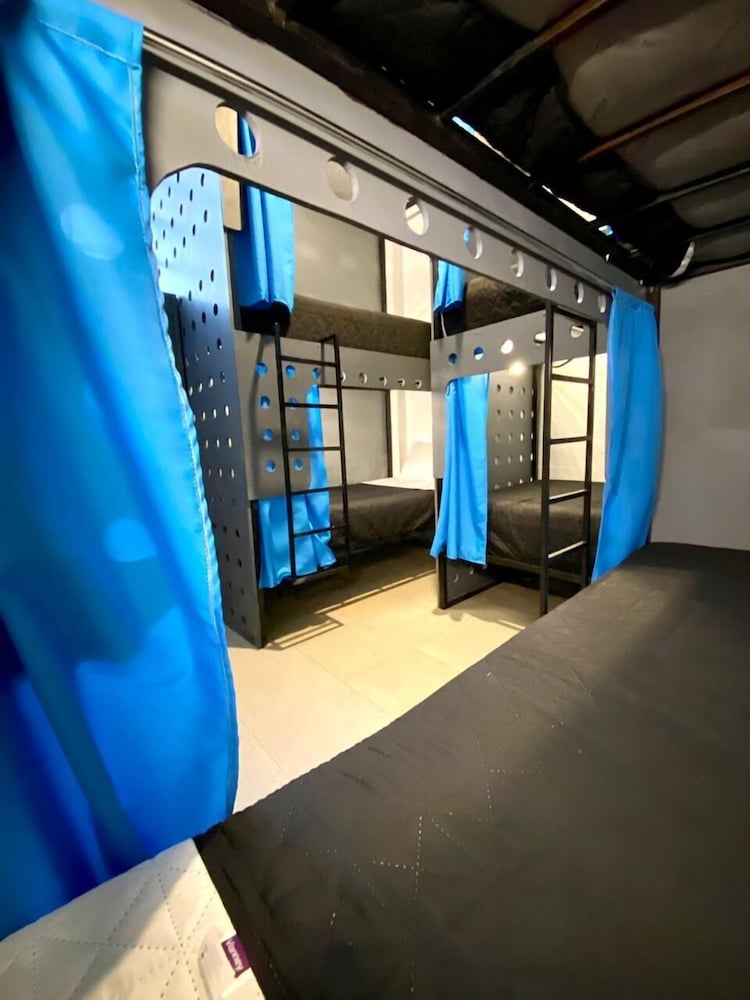 Фото Roomies Hostel Centro Medico