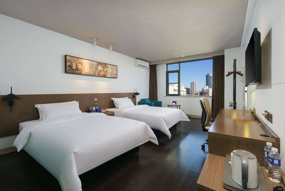 Фото Microtel by Wyndham Kunming City Center