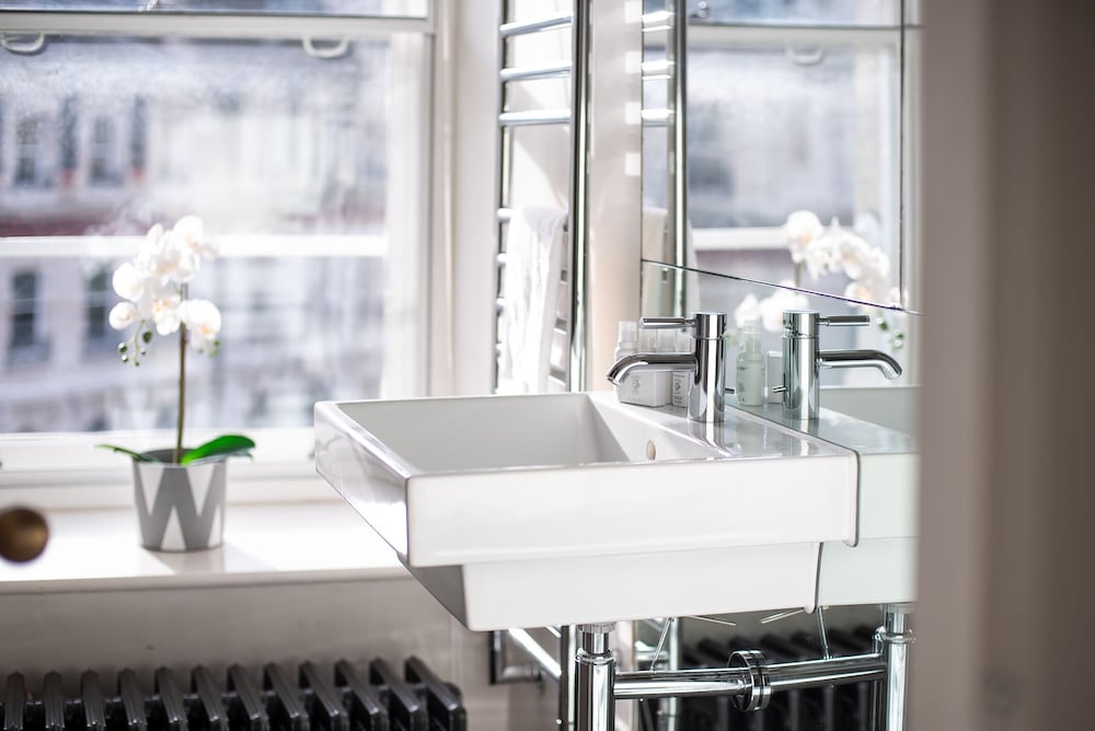 Фото Grosvenor Gardens by Capital