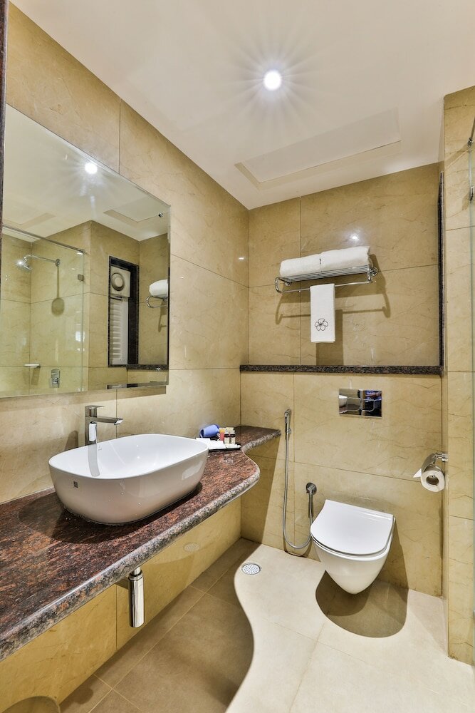 Фото Hotel Vbr Grand Inn