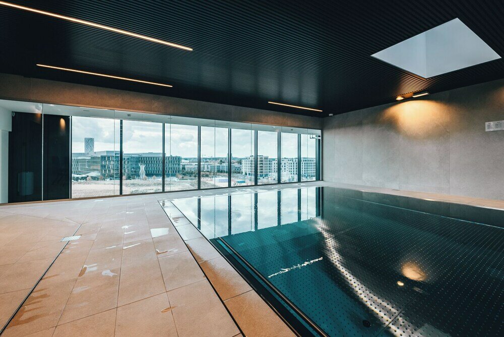 Фото Stylish Luxurious Apt w Pool & Gym Id214