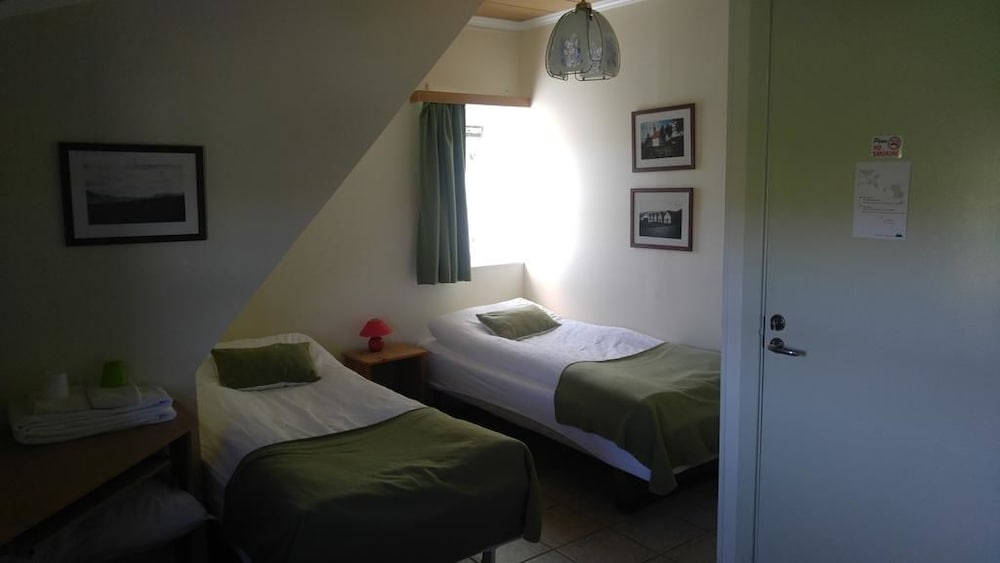 Фото Fosshóll Guesthouse
