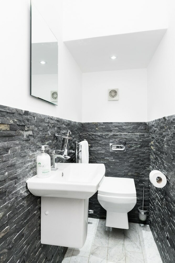 Фото Drayton Manor House