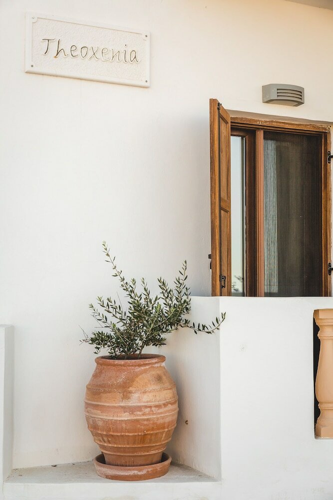 Фото Theoxenia Suites & Apartments