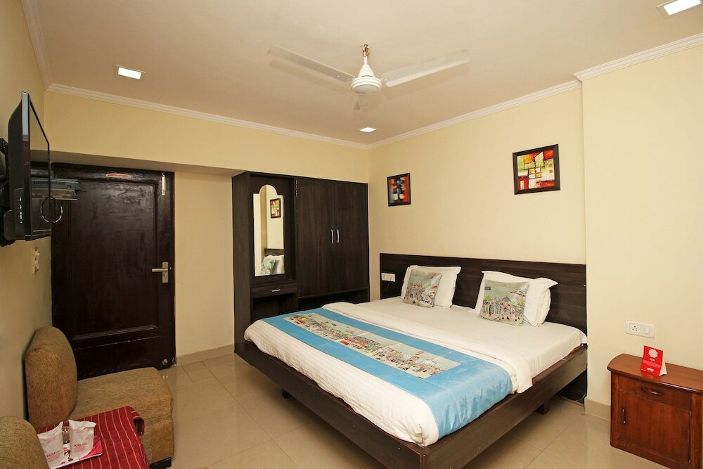 Фото Oyo 4883 Duke Hotel