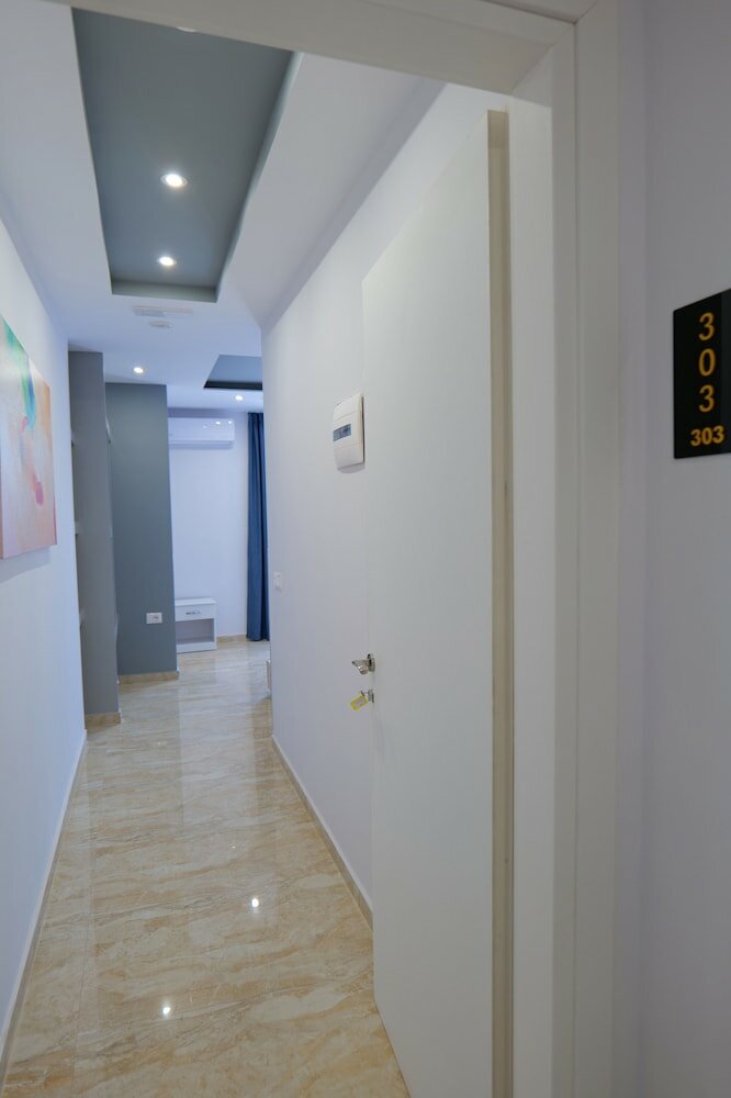 Фото 3 Island Hotel