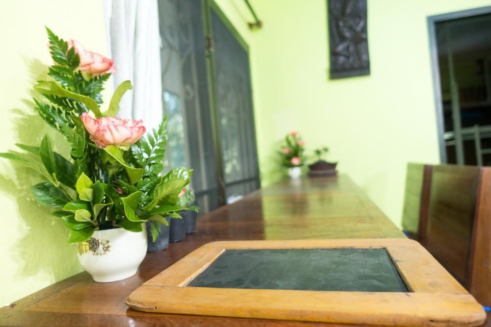 Фото Plus Hostel Ayutthaya