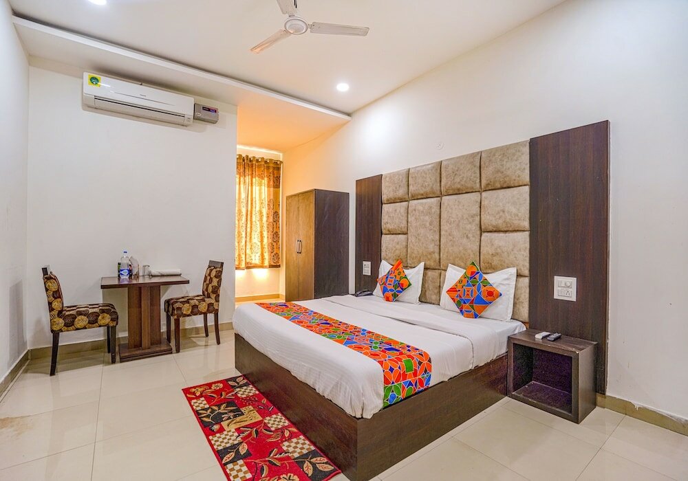 Фото Fabhotel Grand Inn