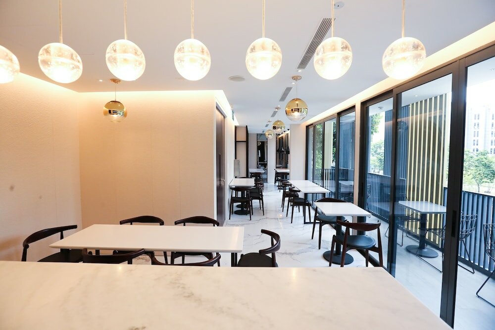 Фото L Hotel Premier by Lion Peak