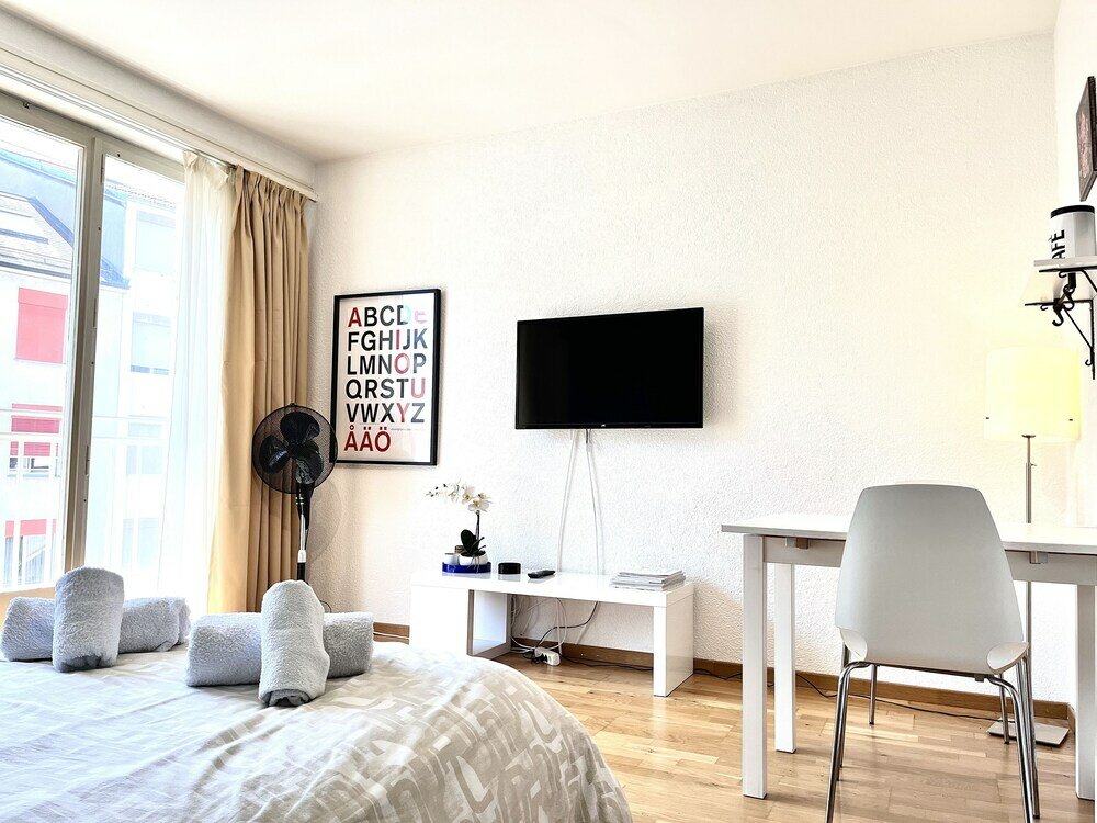 Фото Boutique Central Studio, 5' from Lake