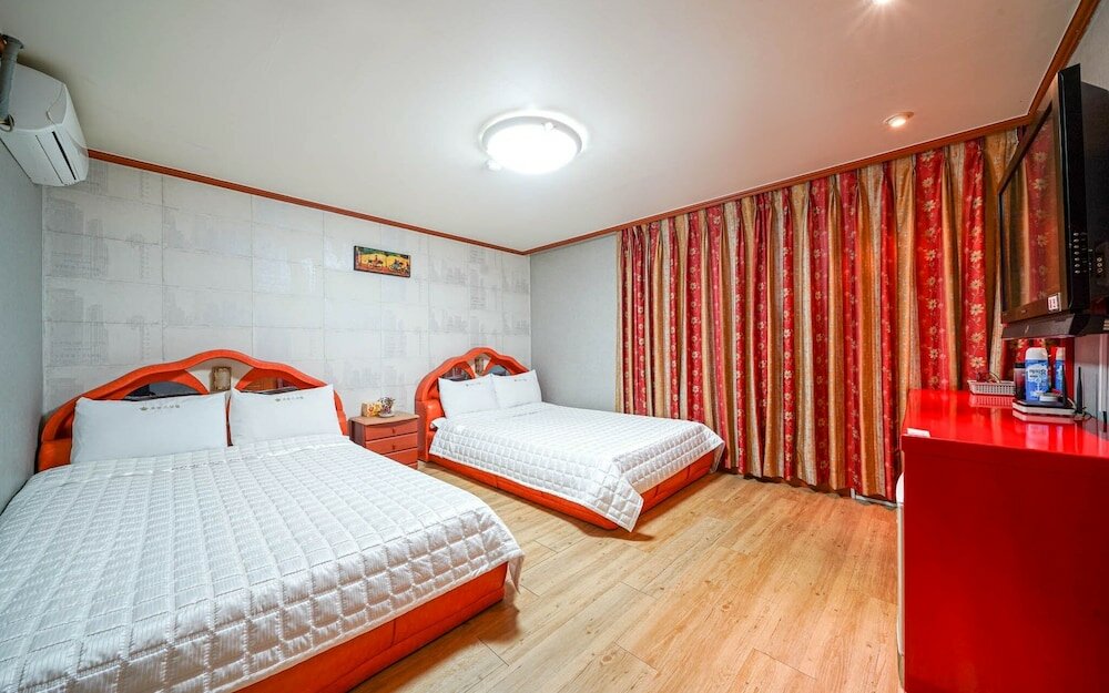 Фото Busan Jaesong-dong Romance