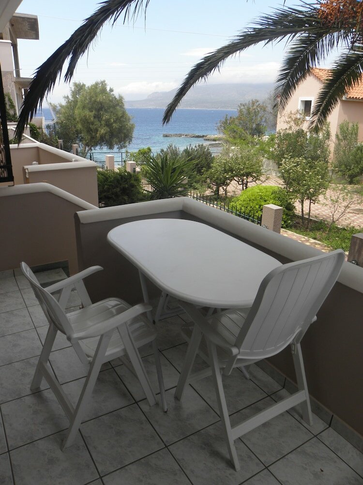 Фото Lakonia Bay - Apartments