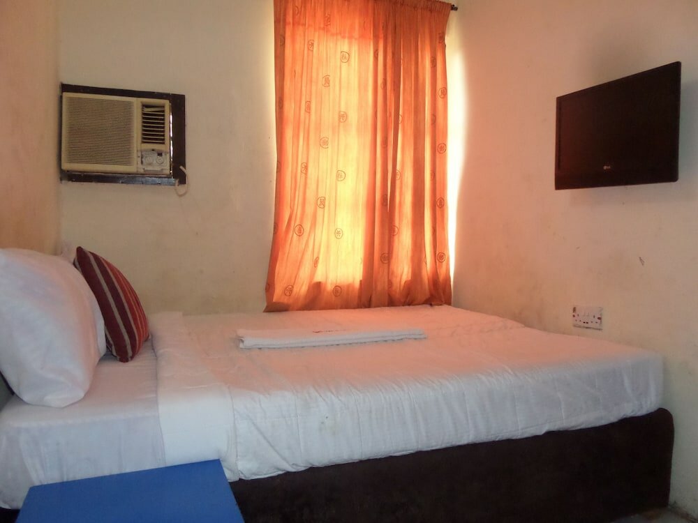Фото Ikeja Transit Hotel Iyala