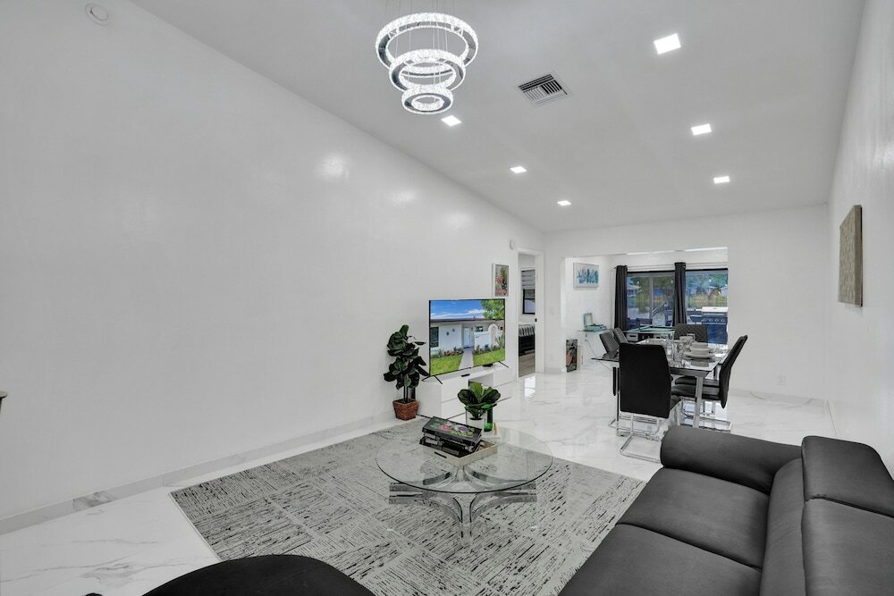 Фото The Lake House in Fort Lauderdale