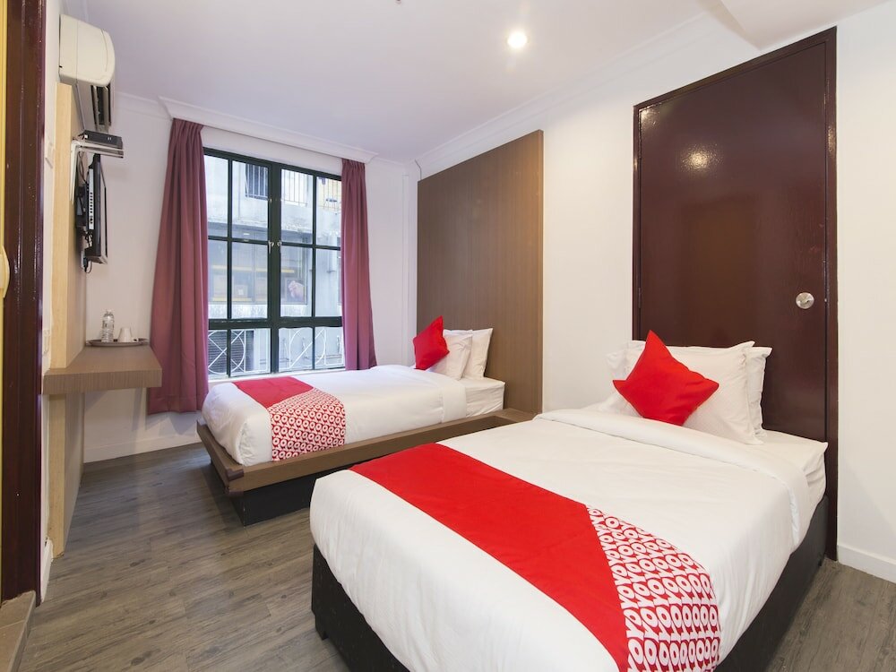 Фото Oyo 1045 Azimuth Hotel